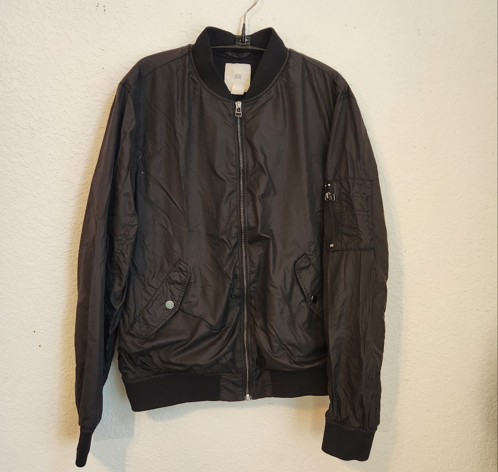 H &‎ M Black Bomber Jacker, Size M